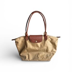 Longchamp medium Le pliage nylon Tote Bag color Fawn tan brown leather